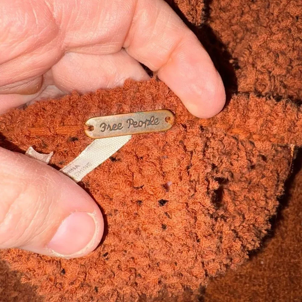 Free People Coco V-Neck twist front textured sweater terracotta size XS/S‎